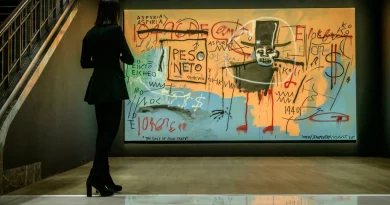 Une toile de Jean-Michel Basquiat, "the Guit of Gold Teeth", dans les locaux de Christie's, à New York, le 29 octobre 2021 Ed JONES AFP